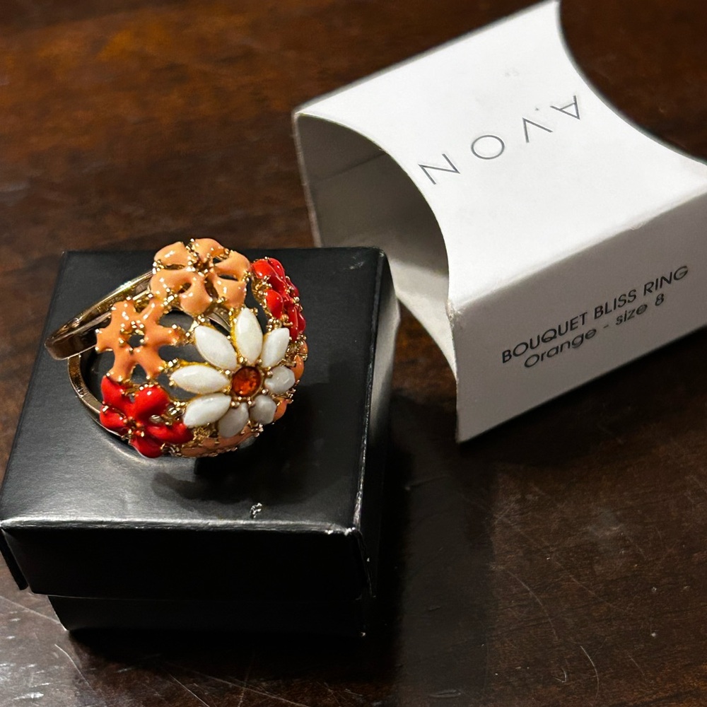 Avon Bouquet Bliss Ring - Orange Floral Design